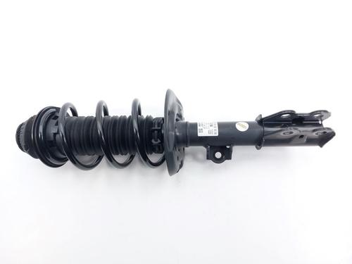 Used Left front shock absorber TOYOTA YARIS CROSS (MXP_) 1.5 Hybrid (MXPJ11) (131 hp) 29868913