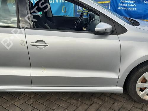 Used Right front door VW POLO V (6R1, 6C1) 1.2 TDI (75 hp) 29868591