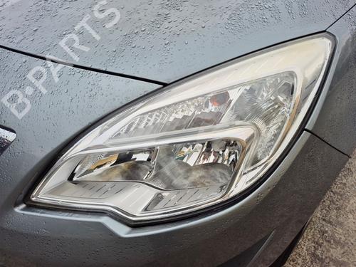 Used Left headlight OPEL MERIVA B MPV (S10) 1.4 (75) (100 hp) 31075937