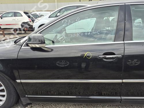 Used Left front door Left front door 37222744 37222744