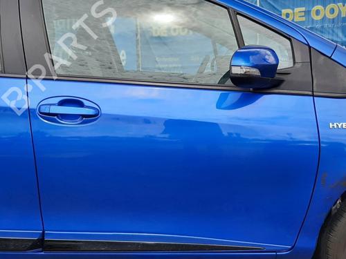 Used Right front door TOYOTA YARIS (_P13_) 1.5 Hybrid (NHP130_, NHP130) (101 hp) 27863031