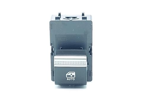 switch-renault-megane-e-tech-suv-2021-32148501 main image