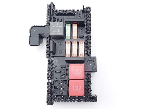 Used Fuse box MERCEDES-BENZ GLC (X253) AMG 43 4-matic (253.964) (367 hp) 30402590