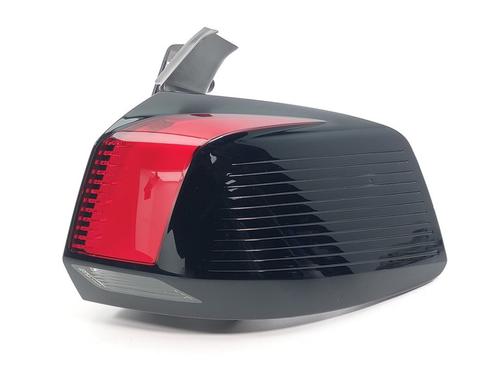 Used Right taillight Right taillight PEUGEOT 5008 II (MC_, MJ_, MR_, M4_) 1.6 PureTech 180 (M45GFR) (181 hp) 31306818 31306818