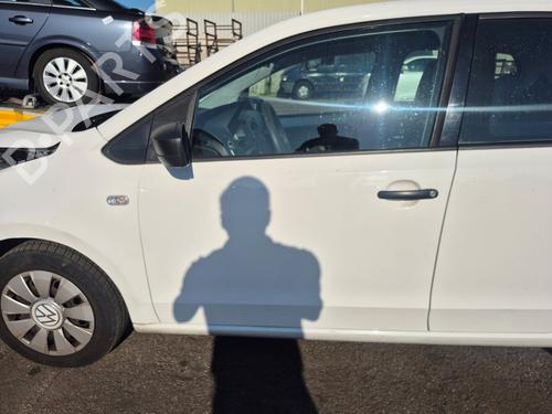Used Left front door Left front door 39561932 39561932