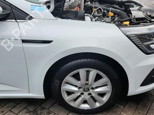 Guarda-lamas direito RENAULT MEGANE IV Grandtour (K9A/M/N_) 1.0 TCe 115 (K9MB, K9MW) (114 hp) 31801119