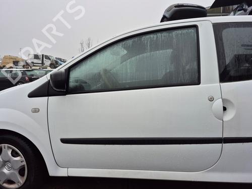 Used Left front door RENAULT TWINGO II (CN0_) 1.2 16V (CN0K, CN0V, CN0A) (76 hp) 32148290