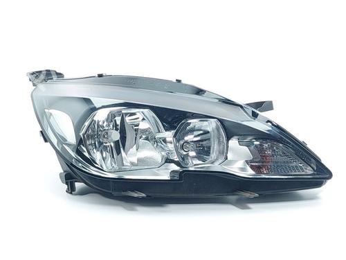 Right headlight PEUGEOT 308 SW II (LC_, LJ_, LR_, LX_, L4_) 1.2 THP 130 | BP24503884C29 