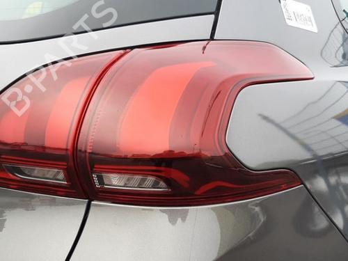 Højre baglygte PEUGEOT 2008 I (CU_) 1.2 THP 110 / PureTech 110 (110 hp) 32350716