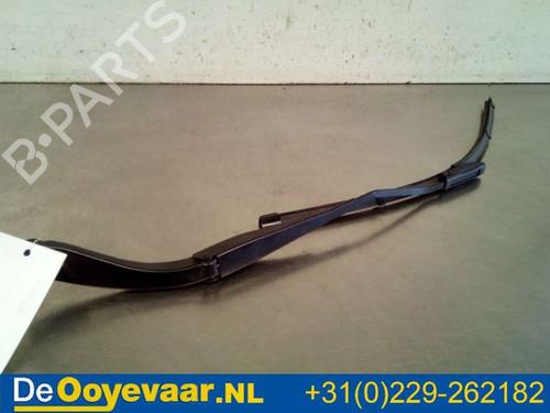 Used Front windshield wiper arm DACIA SANDERO II TCe 90 (B8M1, B8MA, B8AC) (90 hp) 27984998