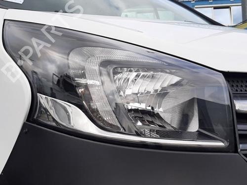 Used Right headlight OPEL VIVARO B Van (X82) 1.6 CDTI (05) (90 hp) 27985017
