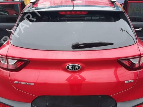 tailgate-kia-stonic-yb-2017-32002038 main image