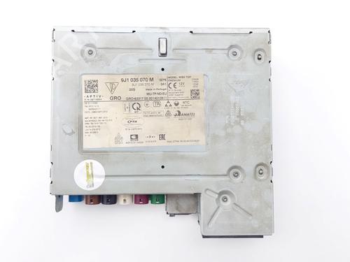 radio-porsche-taycan-y1a-4s-y1adb1-9j1035070m-2019-19764990 main image