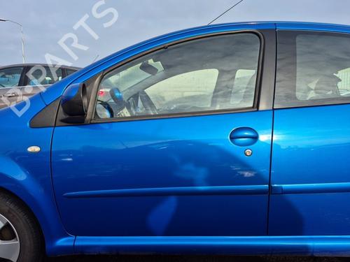 right-front-door-toyota-aygo-_b1_-2005-2006-2007-2008-2009-2010-2011-2012-2013-2014-32274983 main image