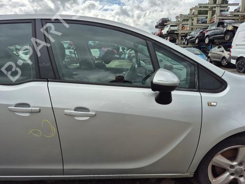 right-front-door-opel-meriva-b-mpv-s10-2010-2011-2012-2013-2014-2015-2016-2017-38958820 main image