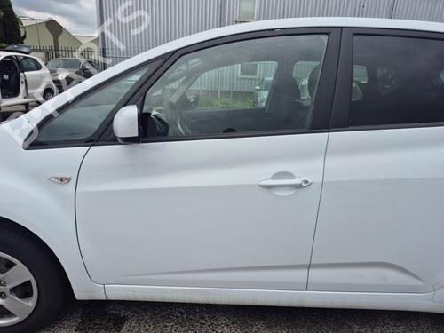 Puerta delantera izquierda Puerta delantera izquierda KIA VENGA (YN) 1.4 CVVT (90 hp) 35996954 35996954