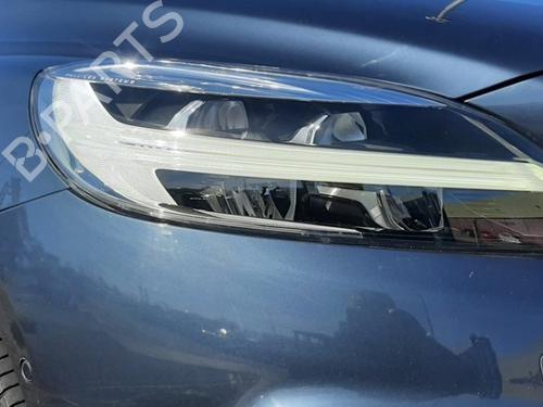 Højre forlygte Højre forlygte VOLVO V40 Cross Country (526) T3 (152 hp) 33627687 33627687