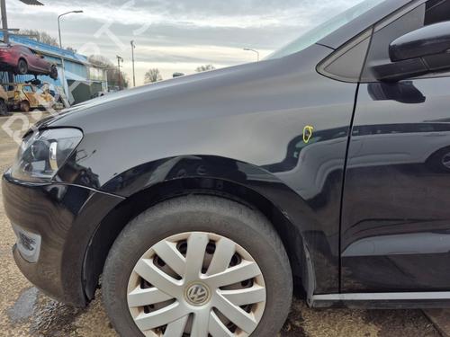 Used Left front fenders VW POLO V (6R1, 6C1) 1.2 (60 hp) 32069779