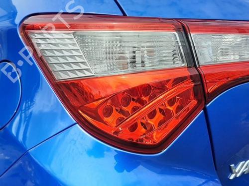 Used Left taillight TOYOTA YARIS (_P13_) 1.5 Hybrid (NHP130_, NHP130) (101 hp) 27863047