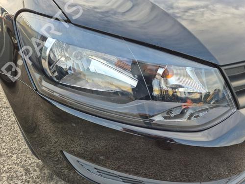 Used Right headlight VW POLO V (6R1, 6C1) 1.2 (60 hp) 29374032