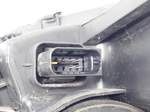 Right headlight PEUGEOT 308 SW II (LC_, LJ_, LR_, LX_, L4_) 1.2 THP 130 | BP24503884C29 