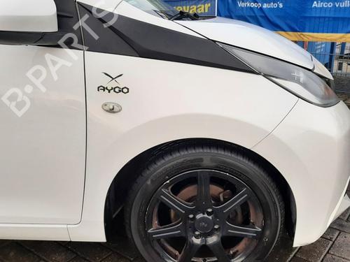 Used Right front fenders TOYOTA AYGO (_B4_) 1.0 (KGB40) (69 hp) 31863782