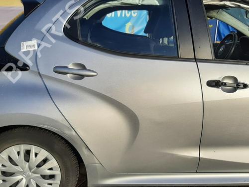 Used Right rear door TOYOTA YARIS (_P21_, _PA1_, _PH1_) 1.5 Hybrid (MXPH10, MXPH11) (116 hp) 30623981