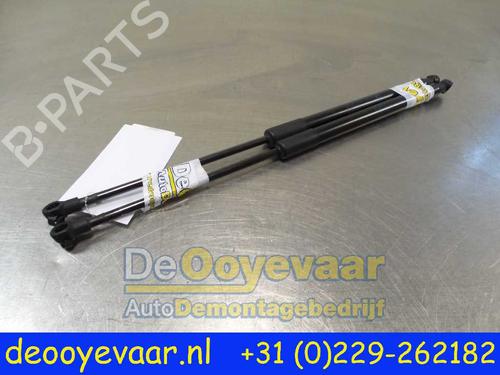 Used Tailgate lift support BMW 1 (F20) 116 i (136 hp) 23897343