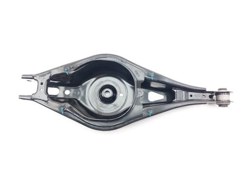 Venstre bagtil bærearm LYNK & CO 01 PHEV (261 hp) 30875614