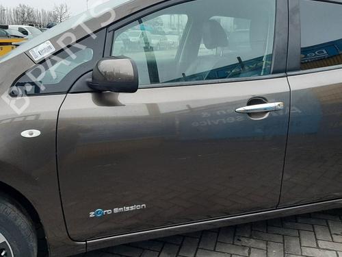 Used Left front door NISSAN LEAF (ZE0) Electric (109 hp) 22563912