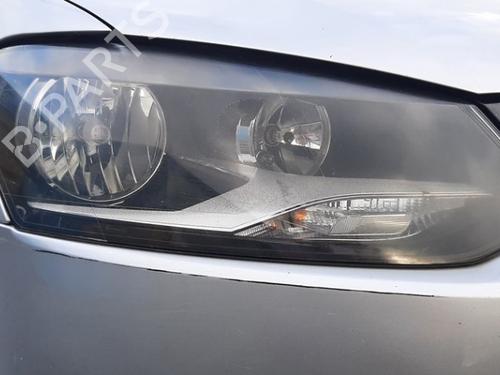 Used Right headlight VW POLO V (6R1, 6C1) 1.2 TDI (75 hp) 29868600
