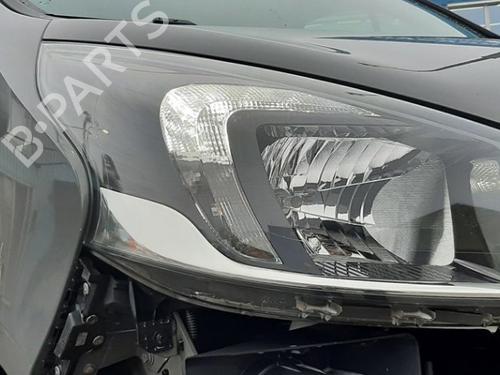 Used Right headlight OPEL VIVARO B Van (X82) 1.6 CDTI (05) (95 hp) 31599993