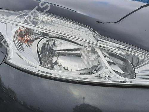 Used Right headlight PEUGEOT 208 I (CA_, CC_) 1.2 VTI 82 (82 hp) 29080709