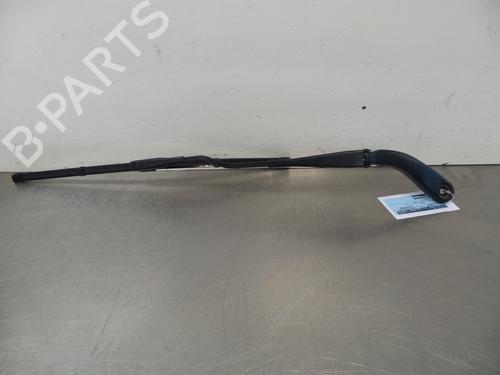 Used Front windshield wiper arm BMW 1 (F20) 118 i (136 hp) 27984979