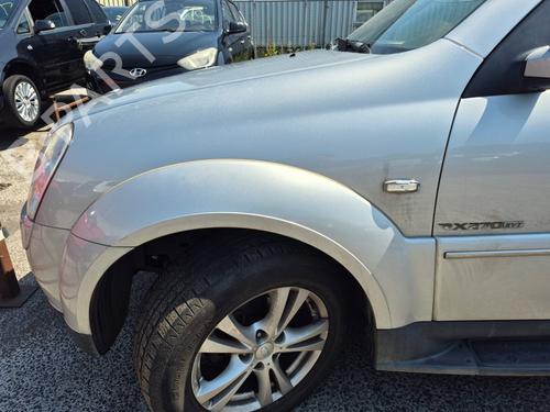 Used Left front fenders Left front fenders 37222717 37222717
