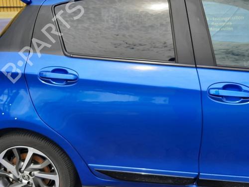 Dør højre bagtil TOYOTA YARIS (_P13_) 1.5 Hybrid (NHP130_, NHP130) (101 hp) 27863060