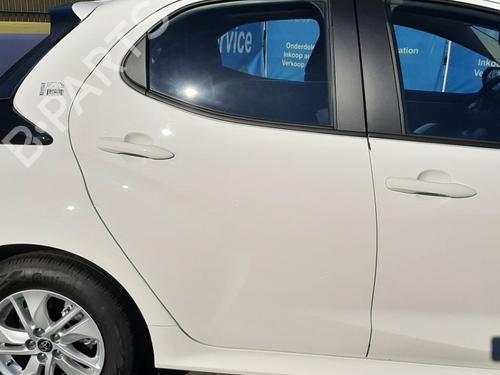 Used Right rear door TOYOTA YARIS (_P21_, _PA1_, _PH1_) 1.5 Hybrid (MXPH10, MXPH11) (116 hp) 24503925
