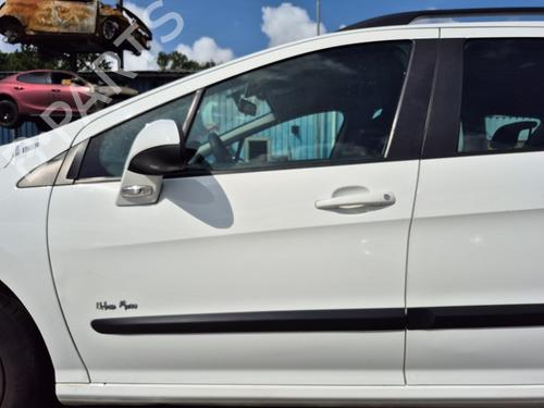 Used Left front door PEUGEOT 308 SW I (4E_, 4H_) 1.4 16V (98 hp) 28492923