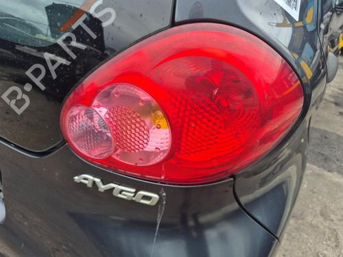 Høyre baklys Høyre baklys TOYOTA AYGO (_B1_) 1.0 (KGB10_, KGB10R) (68 hp) 35996951 35996951