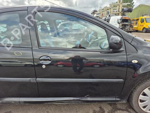 Used Right front door Right front door 38958831 38958831
