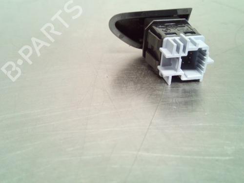 Used Switch RENAULT CLIO IV Grandtour (KH_) 1.5 dCi 90 (KHN3, KHN4) (90 hp) 30275205