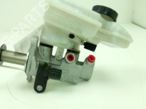 Used Brake master cylinder VW TOURAN (5T1) 2.0 TDI (150 hp) 19756207