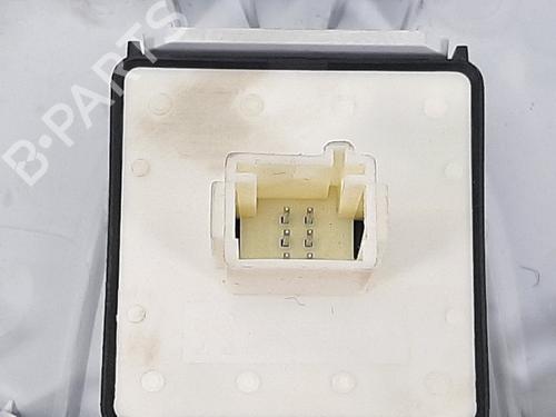 Interior roof light PEUGEOT 5008 II (MC_, MJ_, MR_, M4_) 1.2 THP (MRHNYH, MRHNYW, MRHNSJ, MRHNSU, MRHNSM) | BP19762380I8