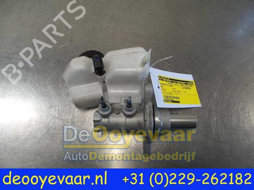 Used Brake master cylinder BMW X1 (F48) sDrive 18 i (136 hp) 24016299