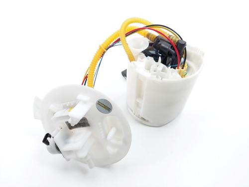 Used Fuel pump MERCEDES-BENZ GLA (H247) GLA 180 (247.784) (136 hp) 19766924