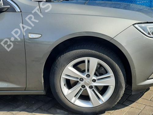 right-front-fenders-opel-insignia-b-sports-tourer-z18-2017-26667991 main image