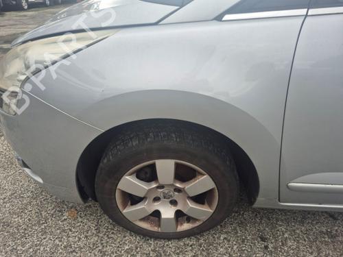 Used Left front fenders Left front fenders PEUGEOT 5008 (0U_, 0E_) 1.6 16V (156 hp) 40503482 40503482