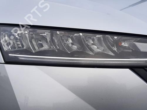 Used Right headlight SKODA OCTAVIA IV Combi (NX5, PV5) 1.4 TSI iV (204 hp) 30875585
