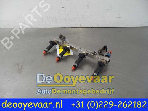 Used Injection rail TOYOTA COROLLA Verso (ZER_, ZZE12_, R1_) 2.2 D-4D (AUR10_, AUR10R) (136 hp) 23506333