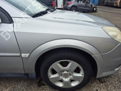 Used Right front fenders Right front fenders OPEL VECTRA C Estate (Z02) 2.2 direct (F35) (155 hp) 35997010 35997010